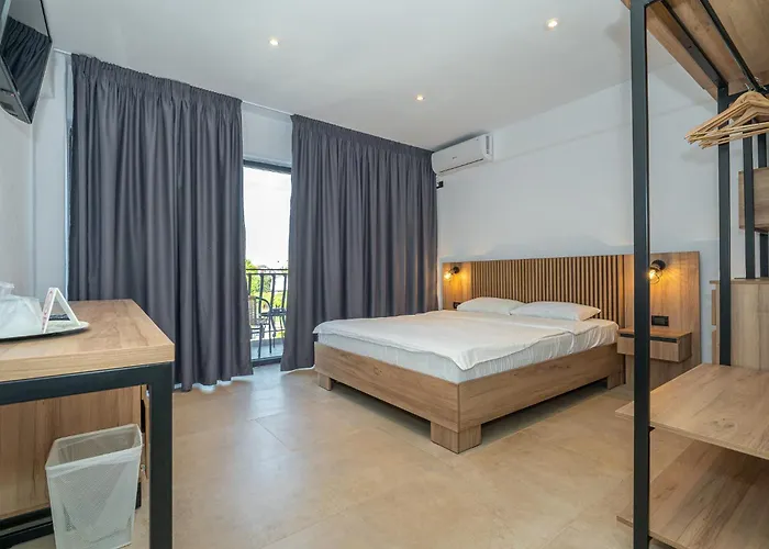 La Frontiera Вама-Веке